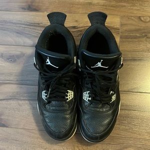 Air Jordan 4’s black and grey